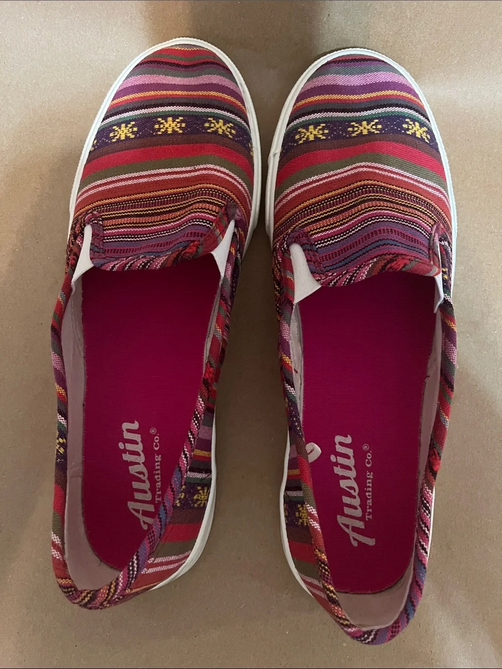 Austin Trading Co Serape Print Slip-On Sneakers Size 8 - Picture 4 of 7